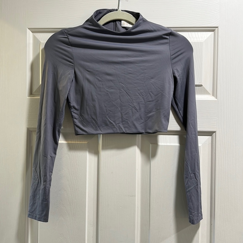 Light plum crop top